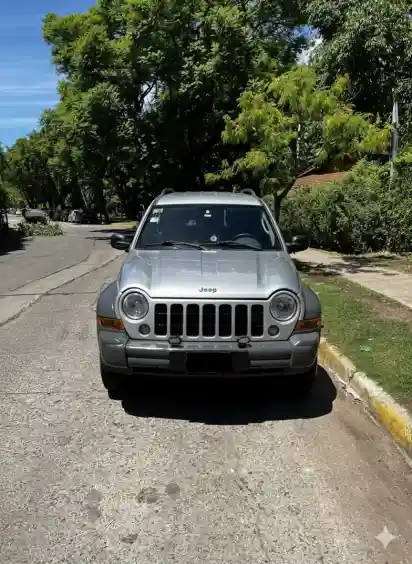 Jeep Cherokee 2.4 Sport 2005 - foto 2
