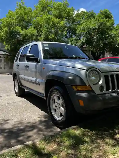Jeep Cherokee 2.4 Sport 2005 - foto 3