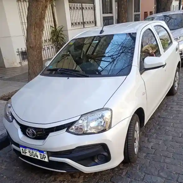 Toyota Etios 1.5 Sedan X 2022 - foto 1