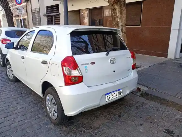Toyota Etios 1.5 Sedan X 2022 - foto 4