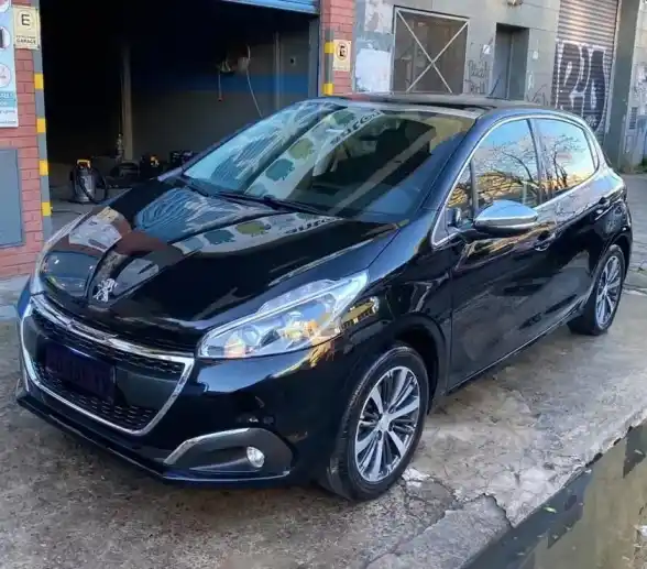 Peugeot 208 1.6 Allure Plus Hdi 2018 - foto 1