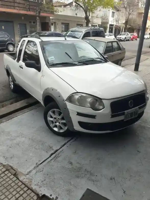Fiat Strada 1.3 Mjet Trekking Ce 2010 - foto 2
