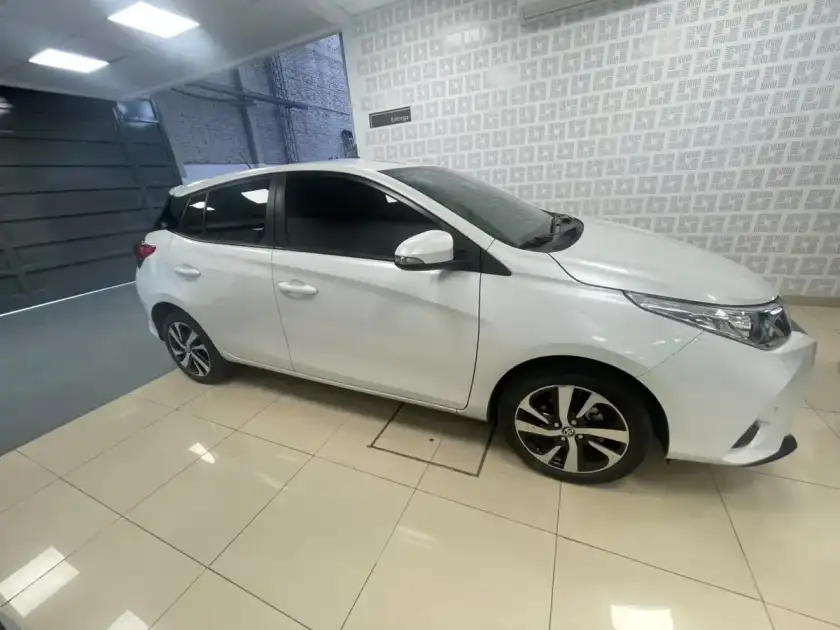 Toyota Yaris 1.5 107Cv Xls Pack Cvt 2024 - foto 3