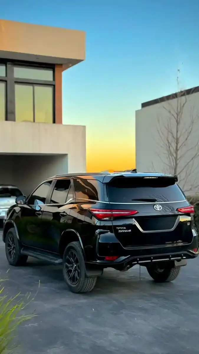 Toyota Sw4 2.8 Tdi Gr-S 4X4 7As 6At 2025 - foto 3