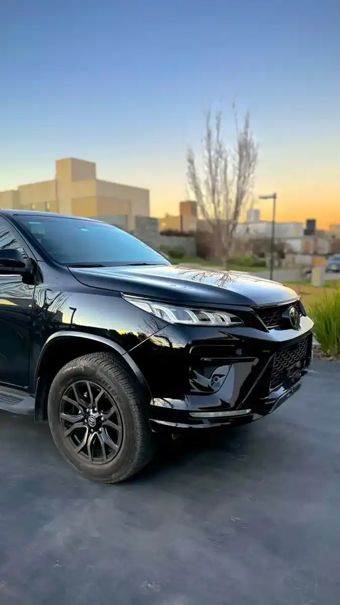 Toyota Sw4 2.8 Tdi Gr-S 4X4 7As 6At 2025 - foto 5