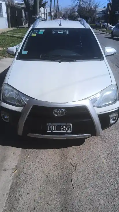 Toyota Etios 1.5 Cross 2015 - foto 3