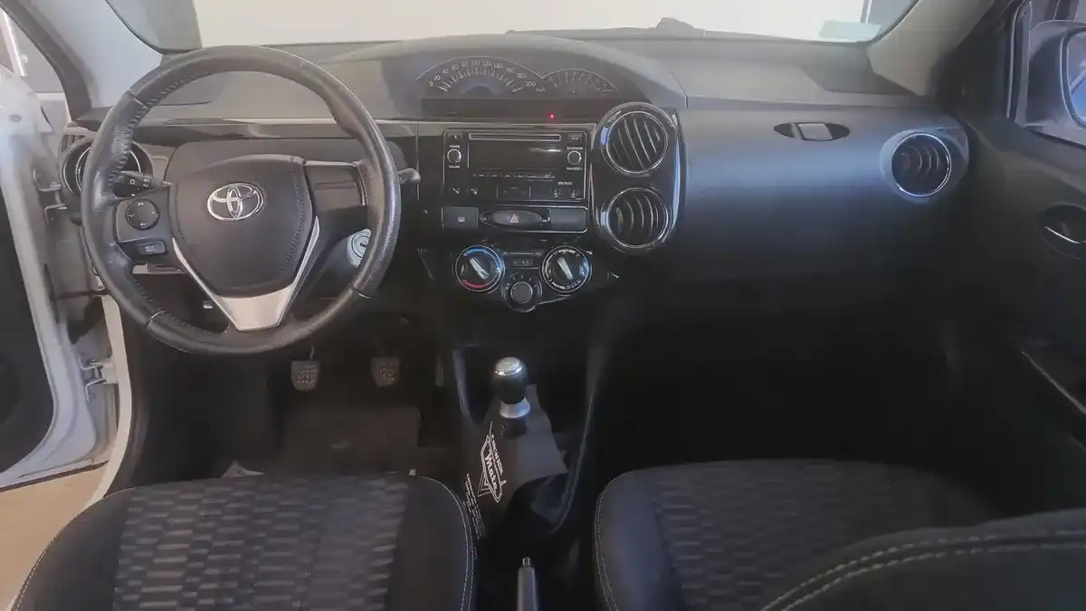 Toyota Etios 1.5 Cross 2015 - foto 5