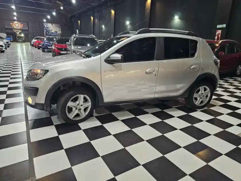 Renault Sandero Stepway 1.6 Expression 105Cv 2018 - foto 4