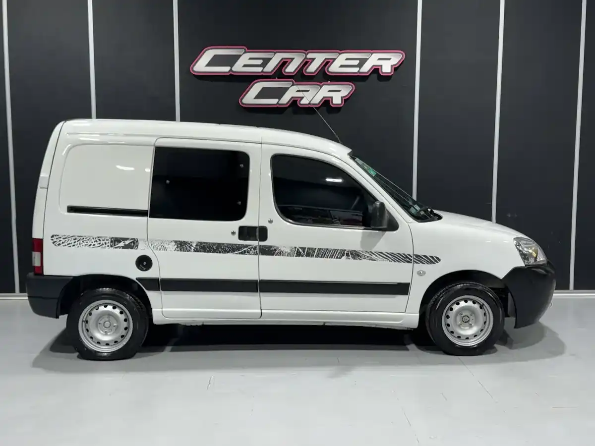 Citroën Berlingo Furgon 1.6 Hdi 92 Bussines Mixto 2017 - foto 2
