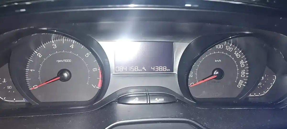 Peugeot 2008 1.6 Allure 2017 - foto 2