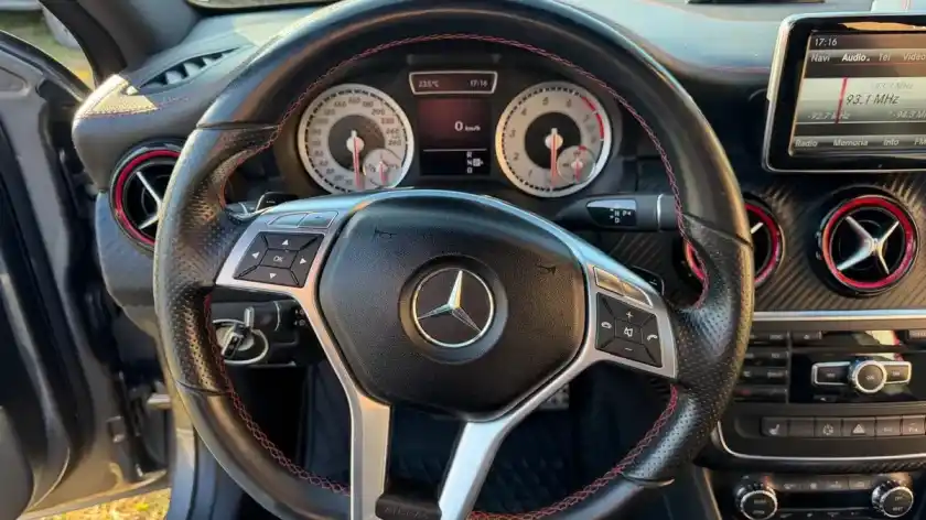 Mercedes-Benz Clase A 2.0 A 250 At Sport B.efficiency 2013 - foto 3