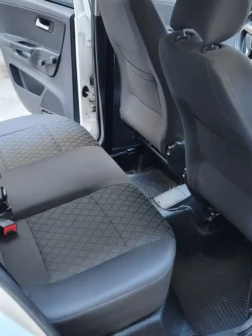 Volkswagen Suran 1.6 Highline Msi 110Cv 2016 - foto 4