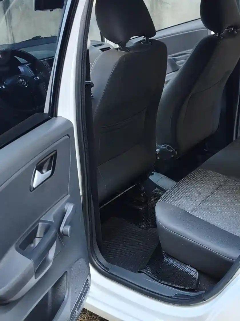 Volkswagen Suran 1.6 Highline Msi 110Cv 2016 - foto 5