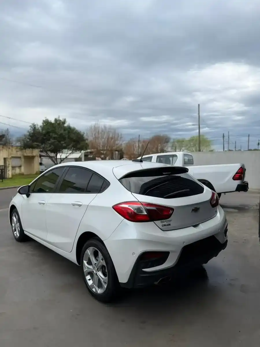 Chevrolet Cruze 5 1.4 Lt At 5P 2022 - foto 4