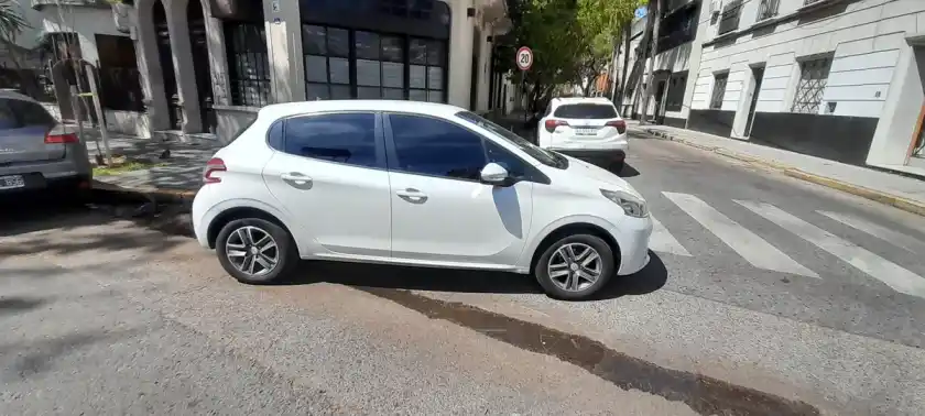 Peugeot 208 1.5 Allure 2015 - foto 5
