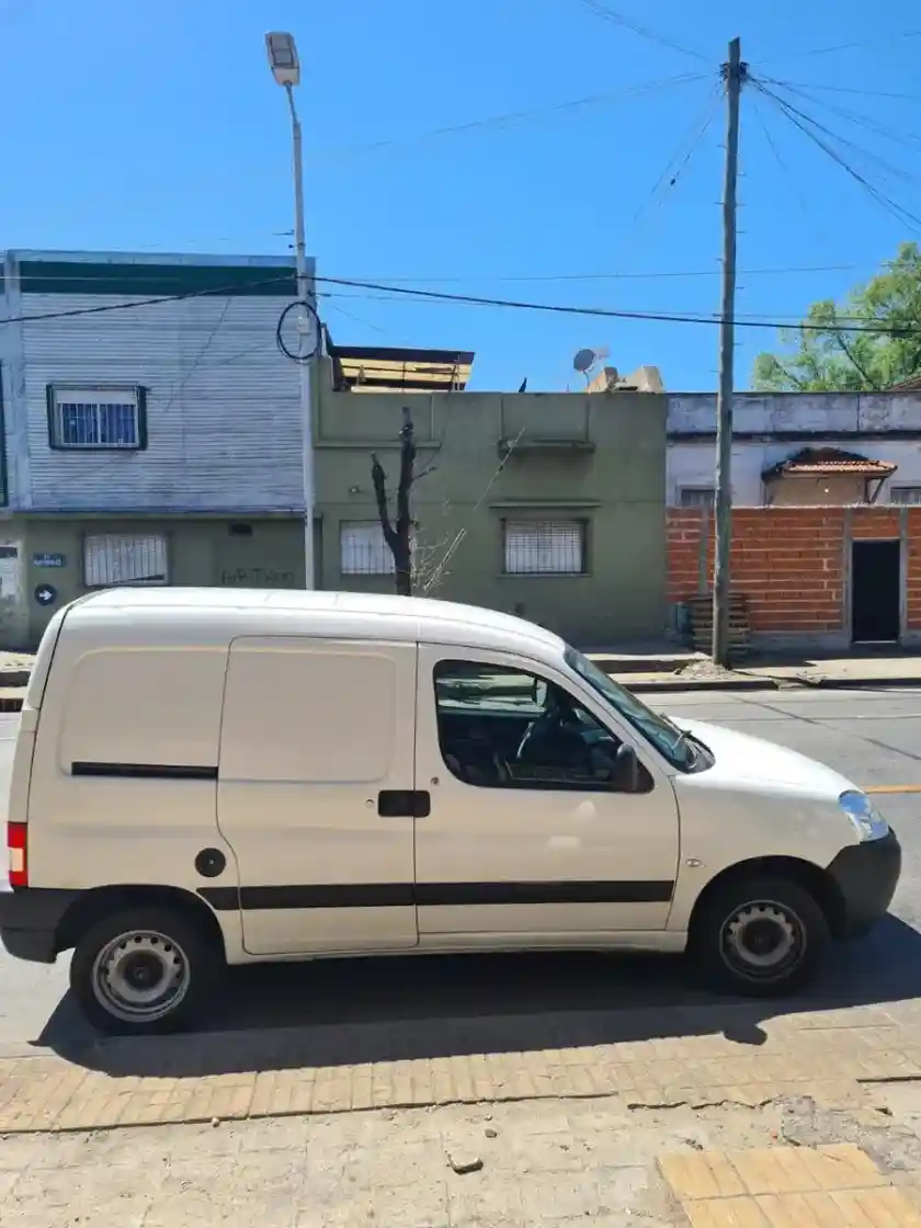 Citroën Berlingo Furgon 1.6 Hdi 92 Bussines 2021 - foto 2