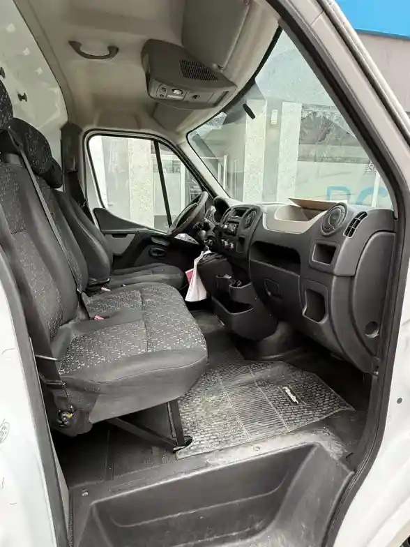 Renault Master Furgon 2.8 F. Largo Aa L3H2 2013 - foto 2
