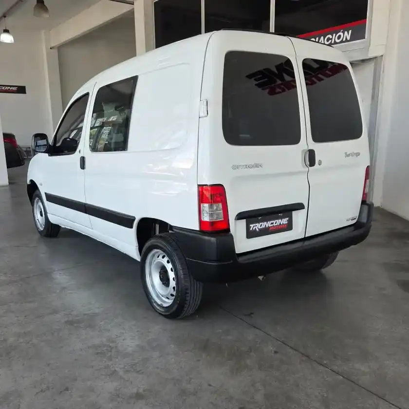 Citroën Berlingo Furgon 1.6 Hdi 92 Bussines Mixto 2021 - foto 3