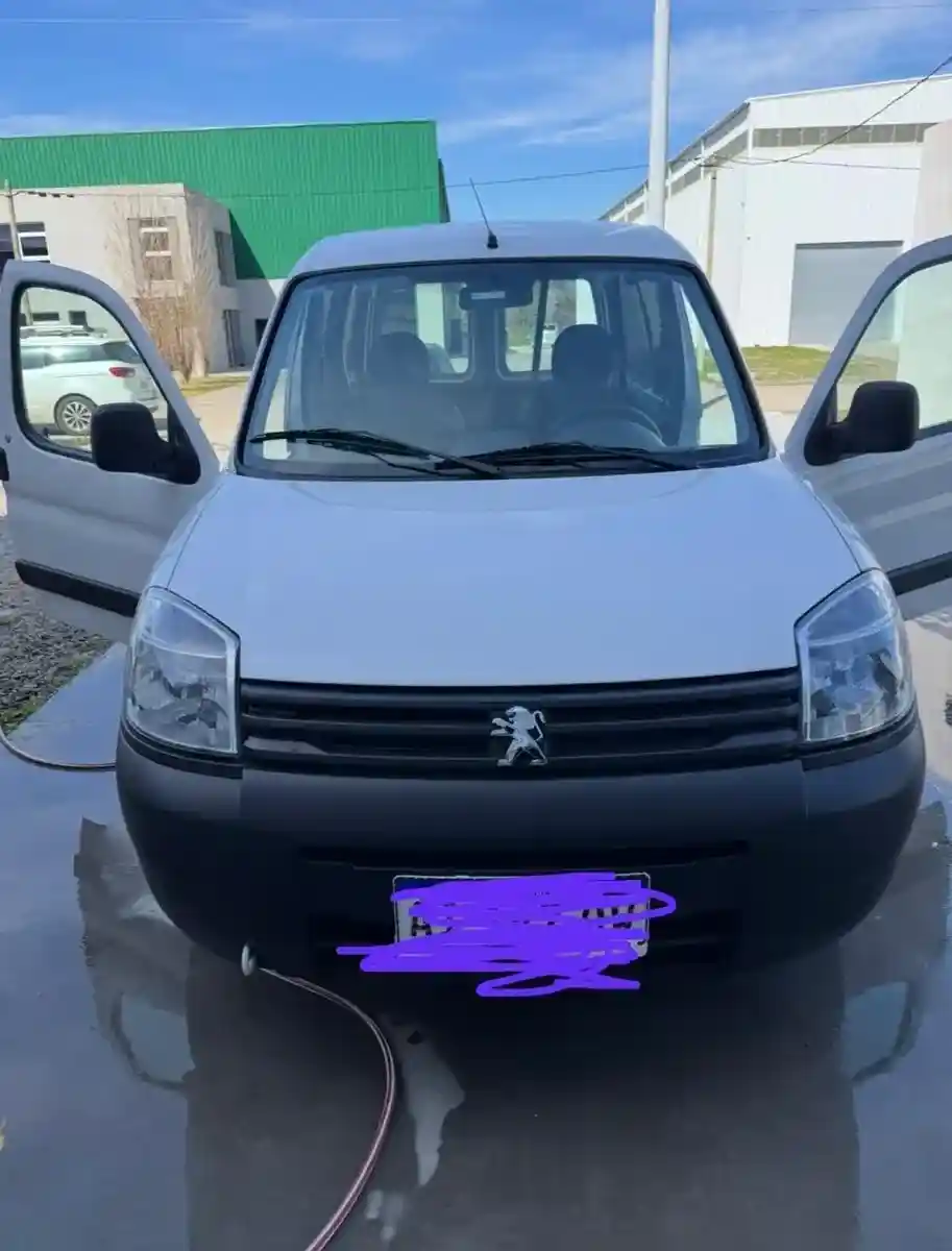Peugeot Partner 1.6 Hdi Furgon Confort 92 2026 - foto 2