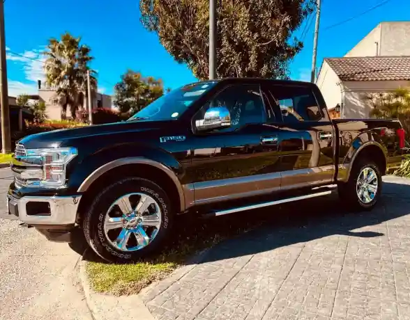 Ford F-150 5.0L V8 Lariat Luxury 2020 - foto 2