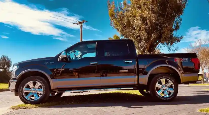 Ford F-150 5.0L V8 Lariat Luxury 2020 - foto 4
