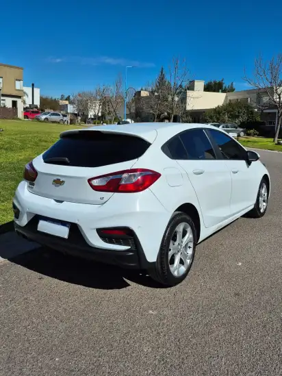 Chevrolet Cruze 5 1.4 Lt At 5P 2022 - foto 4