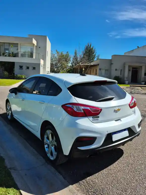 Chevrolet Cruze 5 1.4 Lt At 5P 2022 - foto 5