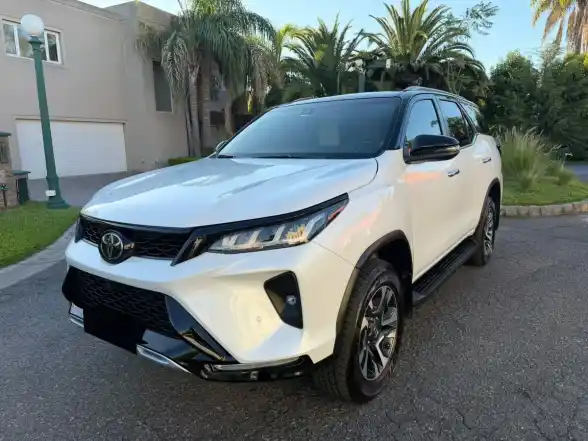 Toyota Sw4 2.8 Tdi Diamond 4X4 6At 7As 2024 - foto 1