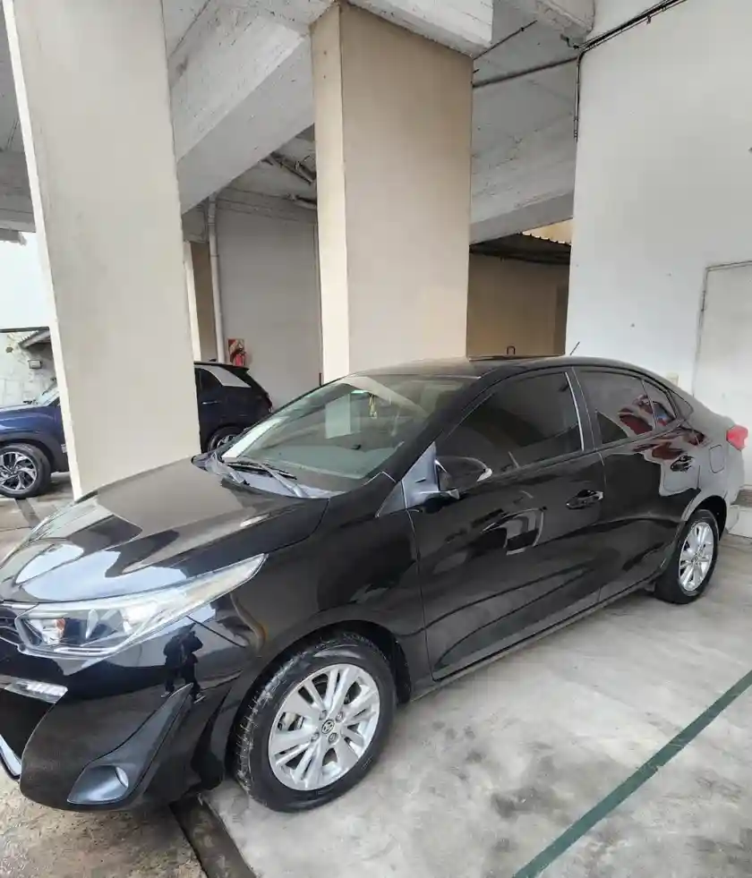 Toyota Yaris 1.5 107Cv Xls Sedan 2021 - foto 2