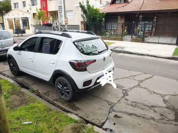 Renault Sandero Stepway 1.6 16V Intense 2023 - foto 3