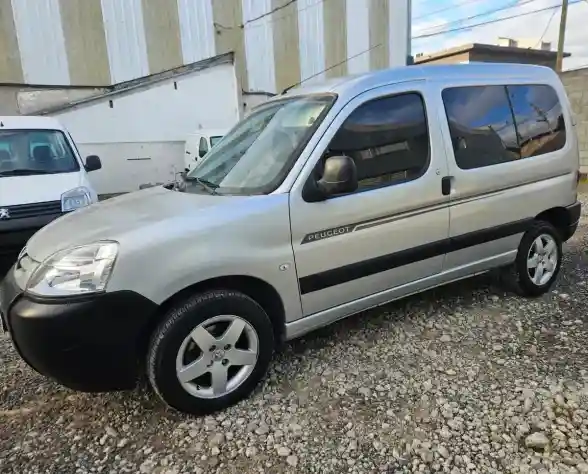 Peugeot Partner 1.6 Hdi Furgon Confort 92 5As 2018 - foto 1