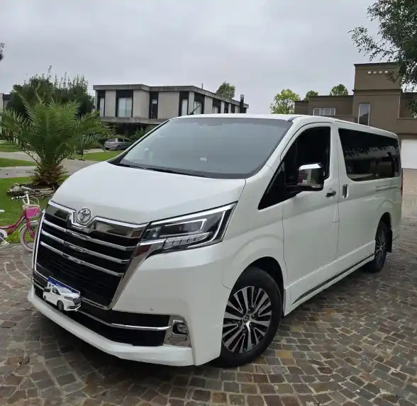 Toyota Hiace 2.8 Tdi Wagon 6At 10A 2021 - foto 1