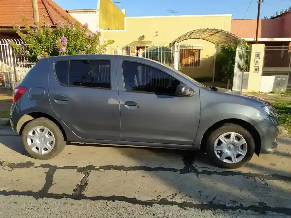 Renault Sandero 1.6 Expression Pack 90Cv 2017 - foto 2