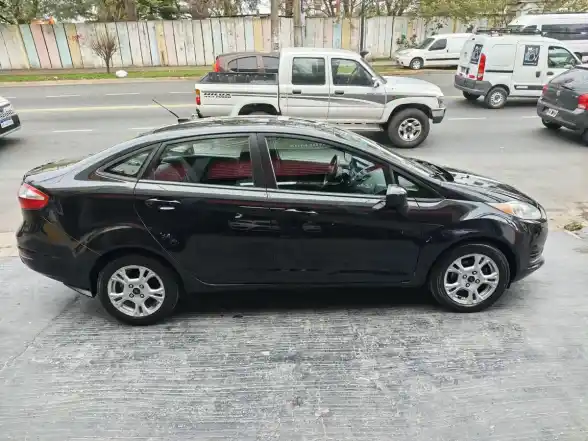 Ford Fiesta Kinetic 1.6 Se 120Cv 2015 - foto 5