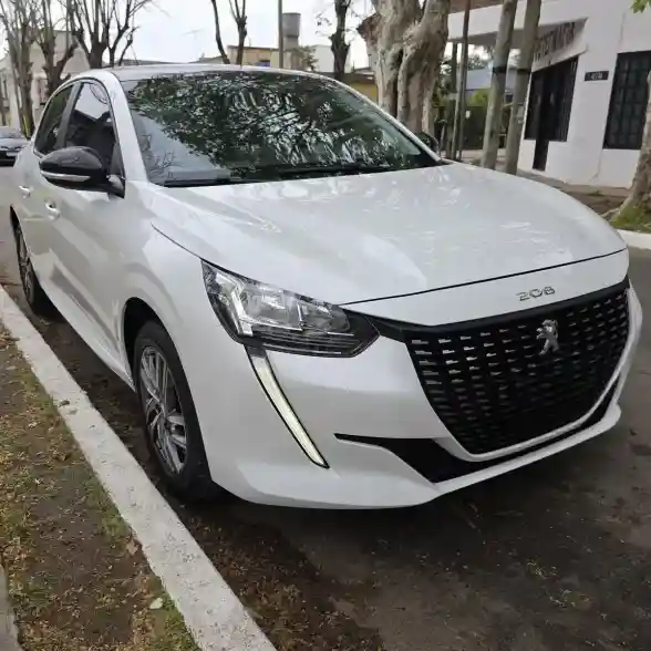 Peugeot 208 1.6 Allure Pack Tiptronic 2024 - foto 2