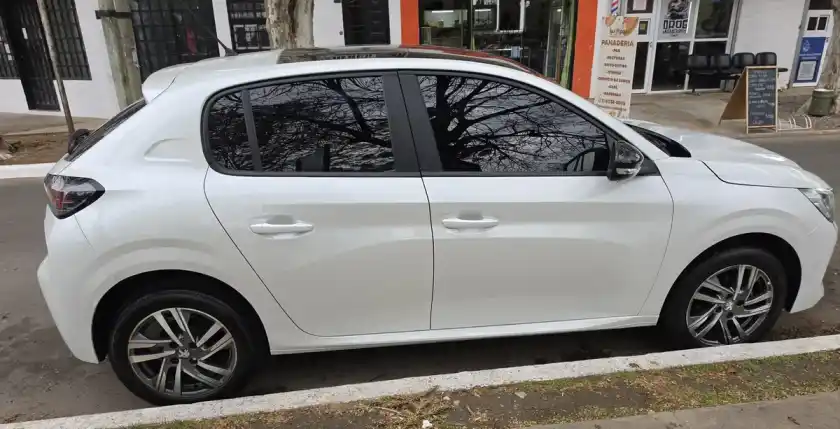 Peugeot 208 1.6 Allure Pack Tiptronic 2024 - foto 5