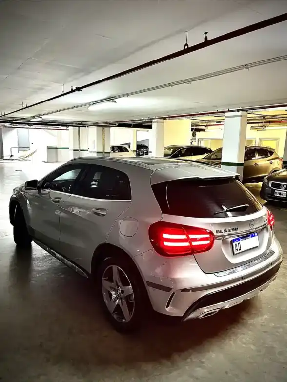 Mercedes-Benz Clase Gla 2.0 Gla250 Amg-Line 211Cv 2018 - foto 4