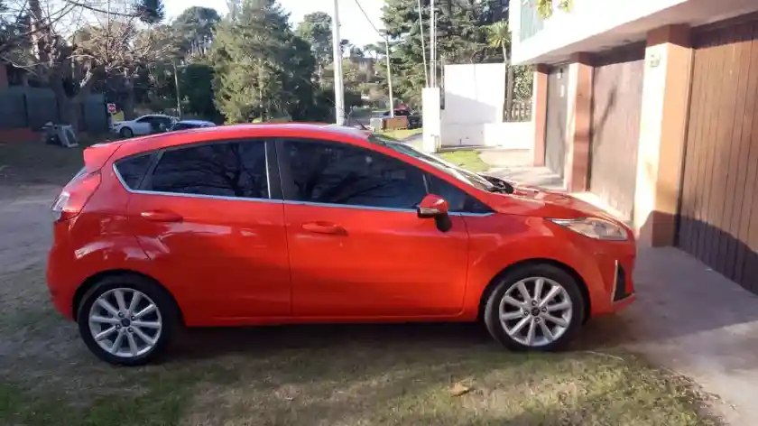 Ford Fiesta Kinetic 1.6 Sedan Titanium Powershift 120Cv 2018 - foto 2