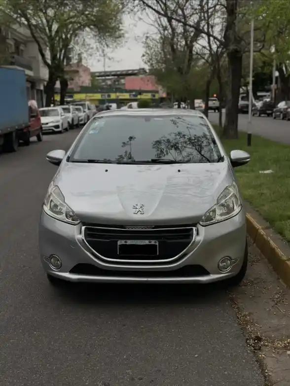 Peugeot 208 1.5 Allure 2014 - foto 2