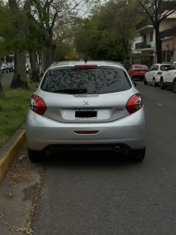 Peugeot 208 1.5 Allure 2014 - foto 5
