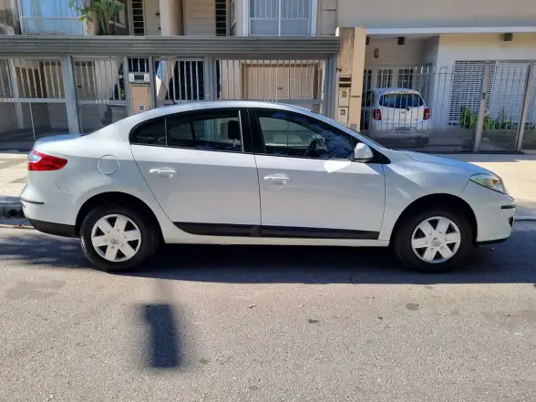Renault Fluence 1.6 Confort 110Cv 2013 - foto 4