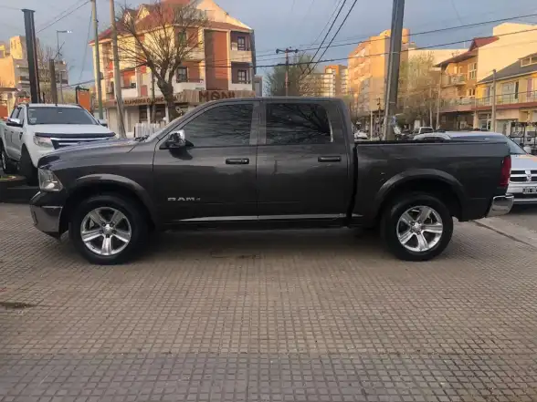 Ram 1500 5.7 Laramie Atx V8 2021 - foto 3