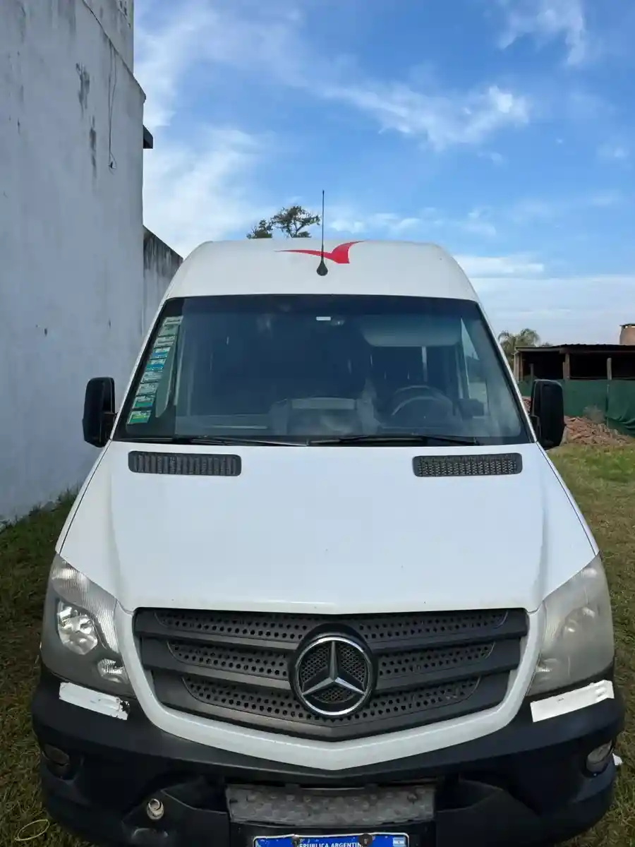 Mercedes-Benz Sprinter Combi 15+1 Modelo 415Cdi 2017 - foto 2