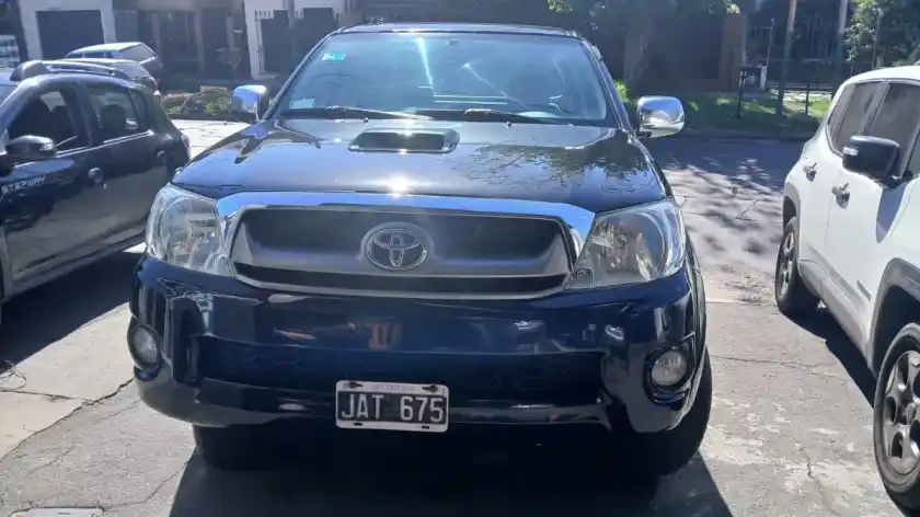 Toyota Hilux 3.0 D/Cab 4X4 Srv 2010 - foto 3