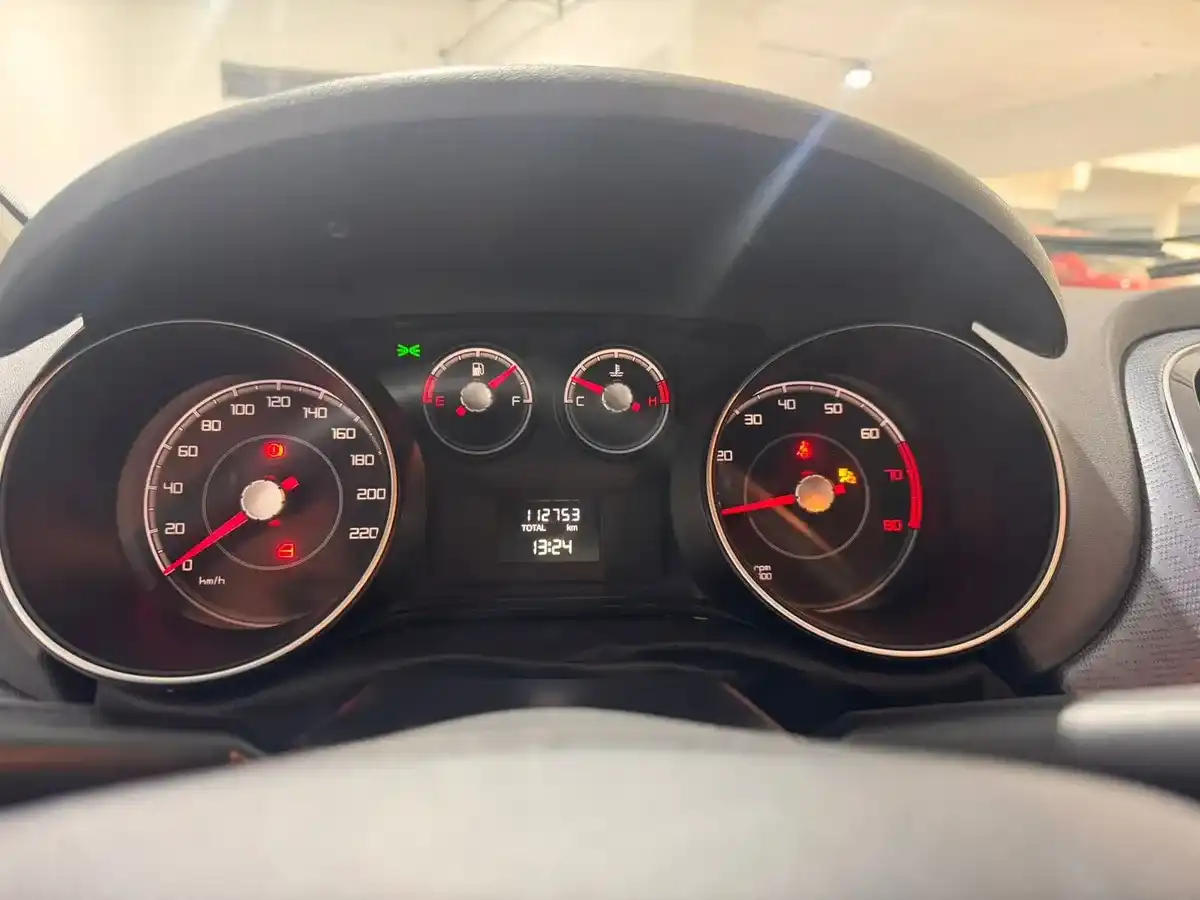 Fiat Punto 1.4 Attractive 2014 - foto 5