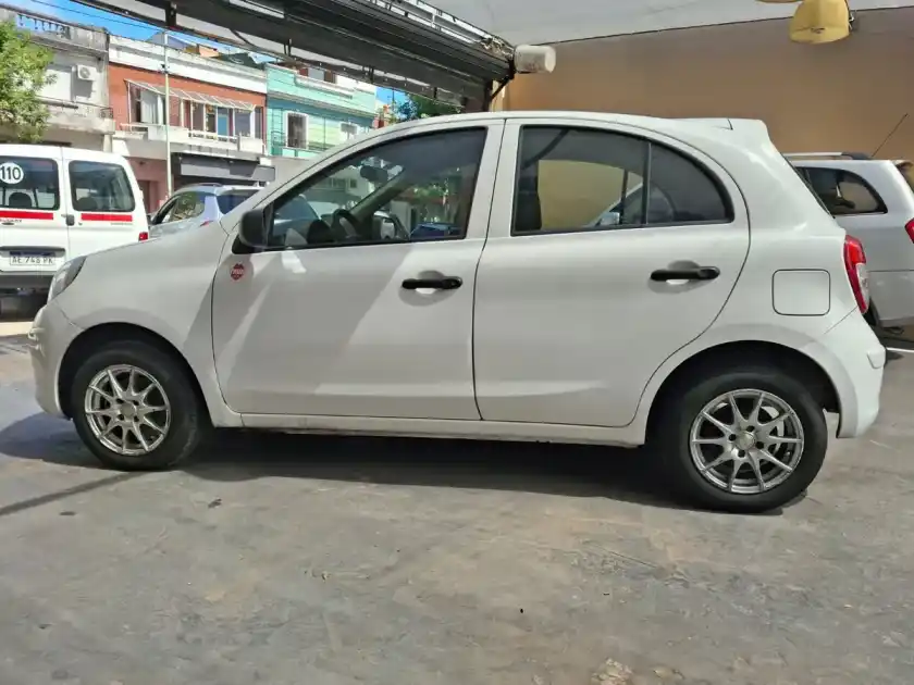 Nissan March Active Pure Drive 2015 - foto 2