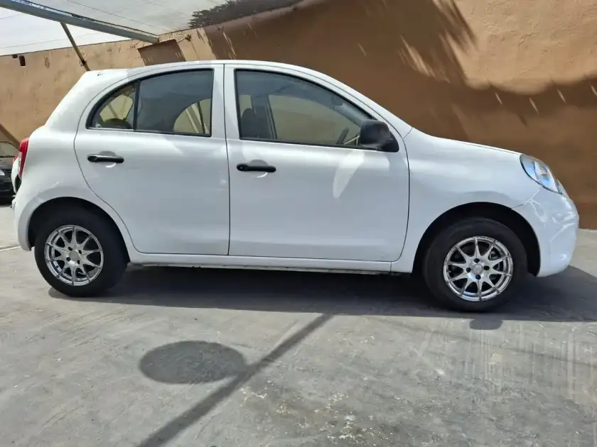 Nissan March Active Pure Drive 2015 - foto 3