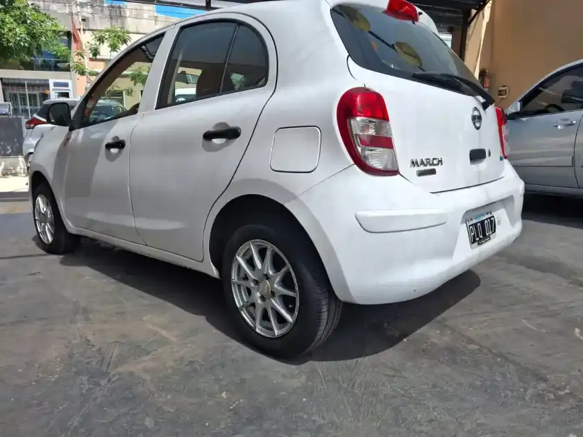 Nissan March Active Pure Drive 2015 - foto 5