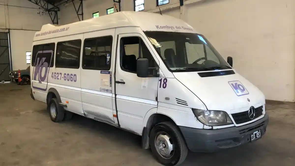 Mercedes-Benz Sprinter 2.1 413 Minibus 19+1 (Gb1K6) 2010 - foto 2