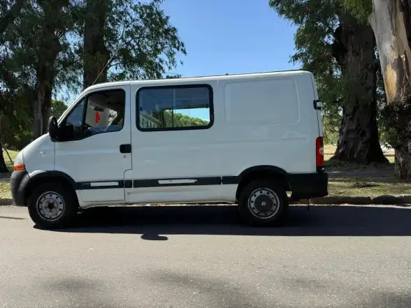 Renault Master 2.5 Ph3 Dci120 L1H2 Pkcn Furgon Corto 2011 - foto 2